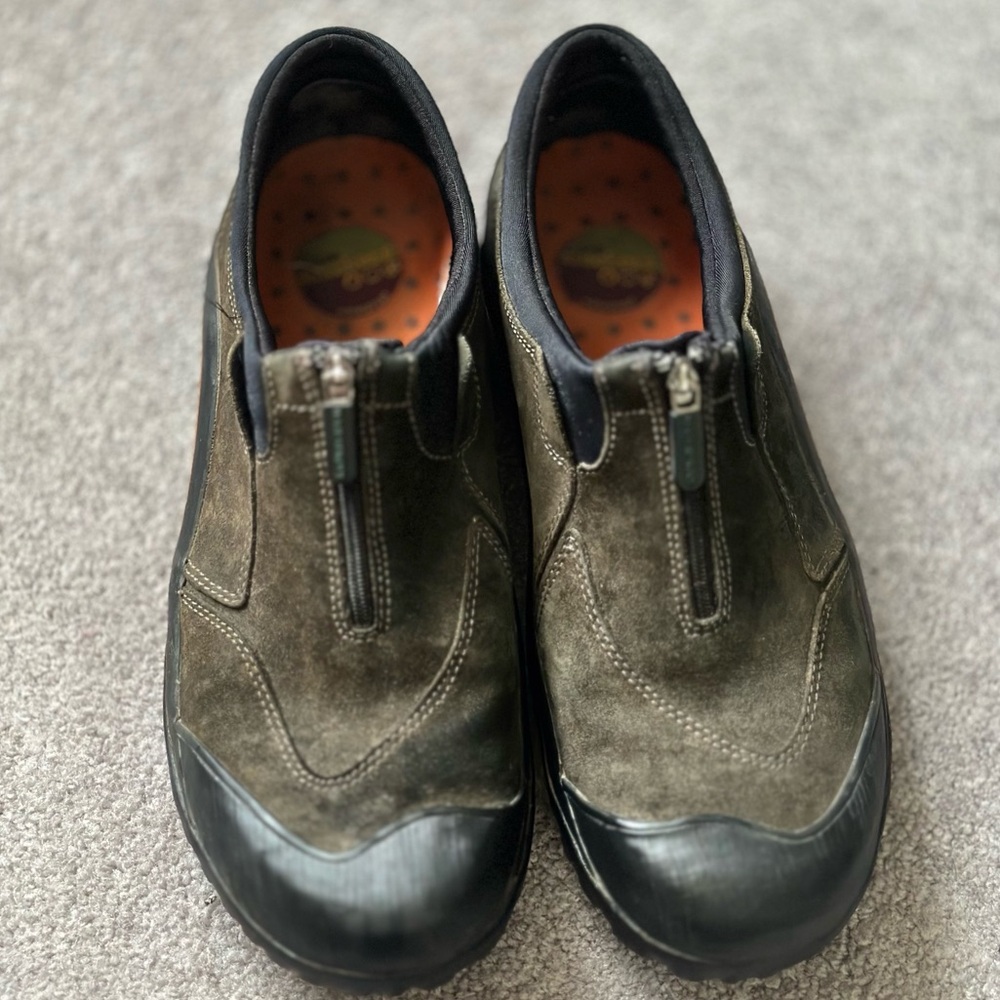 Clark’s Muckers Green Leather Zip Slip On Comfort Shoes Women’s 11 Medium Width